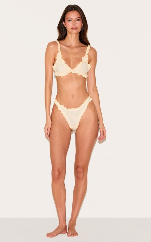 66589102ce1367926a924f325aeda6f5e7bf64c9_CNM4303_3_lemon_woven_frill_triangle_lingerie_set