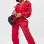 67c5f509163648411c882ce1d65edb5e7e7c91d9_CNK0466_3_prettylittlething_shape_washed_red_shape_cargo_cropped_hoodie