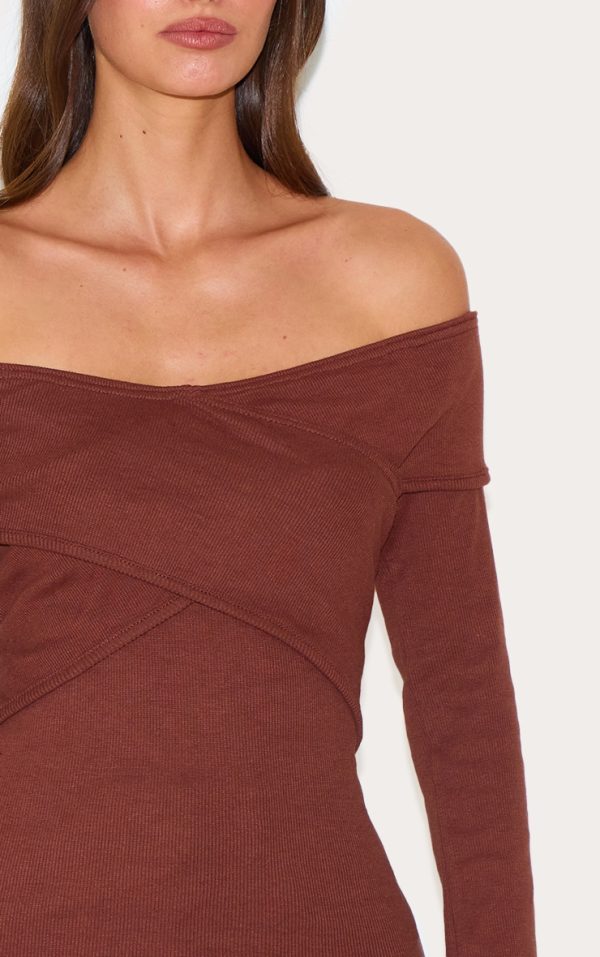 6997b345fa3938796450c662c1a810ace396f9ca_CNL8015_4_chocolate_cross_over_bardot_long_top