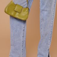69a8cecfe7457da4ff441140b906ba0058e79be0_cmr0264_4_prettylittlething_petite_light_blue_split_hem_jeans