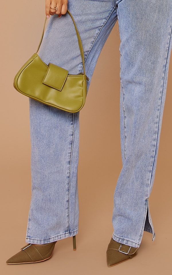 69a8cecfe7457da4ff441140b906ba0058e79be0_cmr0264_4_prettylittlething_petite_light_blue_split_hem_jeans