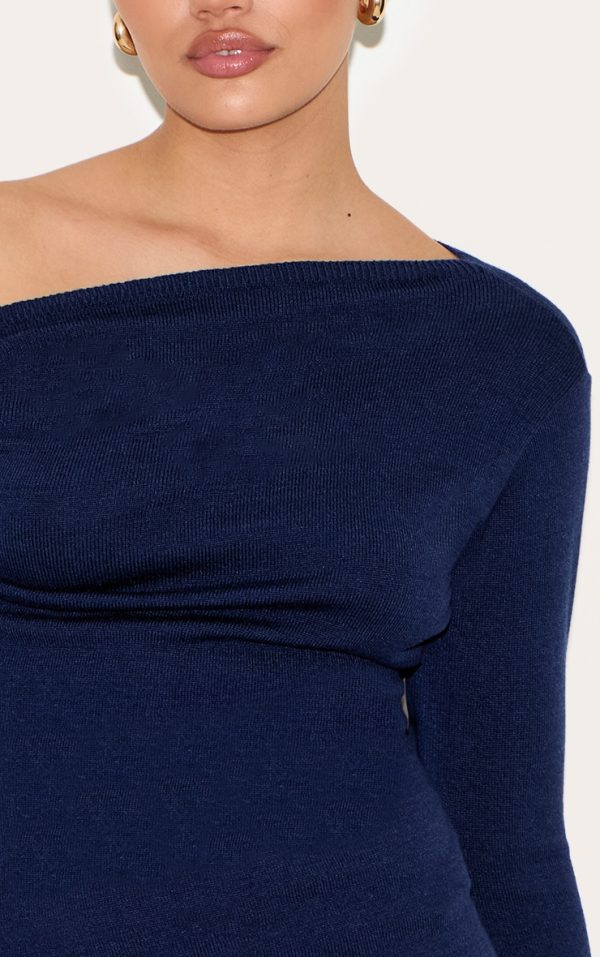 69bbcdb21193422e747830914c75c2b6711d3288_CNN1302_4_navy_asymmetric_knitted_top