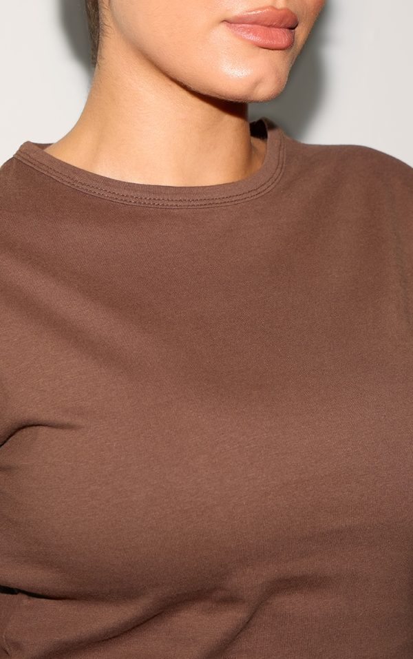 6a421b2162c82106abd8451a14803196c83aad9b_CNL9674_4_prettylittlething_plus_chocolate_cropped_baby_tee