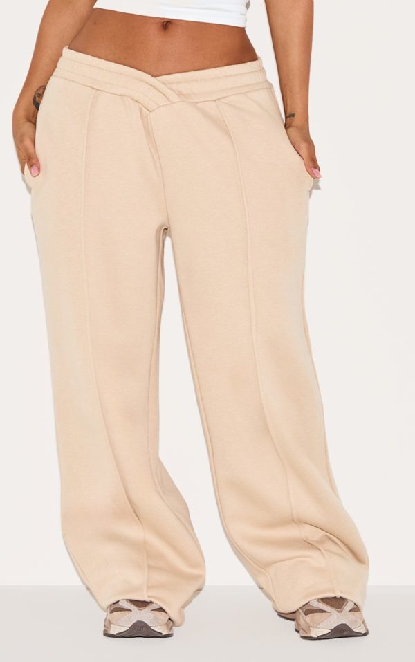 6a44ffaccf69f463b717dec12acc2a8c8fa71c85_CNM1971_2_shape_cream_v_waist_pin_tuck_wide_leg_joggers
