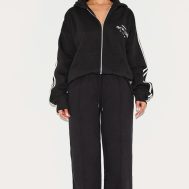 6a96d88687c53fc6a32eded9872c2033e86a8c18_CNH7976_1_petite_black_seam_detail_joggers