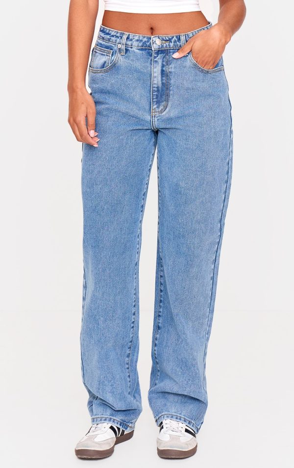 6aa58a84e5472e041e1ed3f040781cc75f18811f_CNL6137_2_prettylittlething_mid_blue_wash_high_waist_boyfriend_jeans