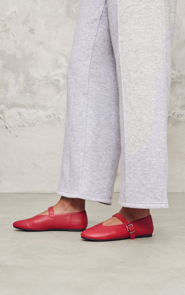 6b53a3b39d9cada34262a3b0b5586ce46316fae3_CNK1702_2_red_pu_round_toe_ballet_pumps