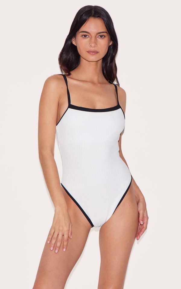 6b67a2c986e22fc46e2822dc40a3db4c826b93fc_CNL8921_1_white_contrast_binding_textured_swimsuit