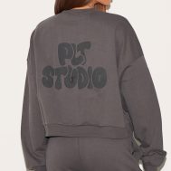 6b82728054a5ad1ae9cd257a1fe32fc79ff34c6e_CNK1375_2_prettylittlething_tall_charcoal_premium_studio_print_boxy_sweatshirt