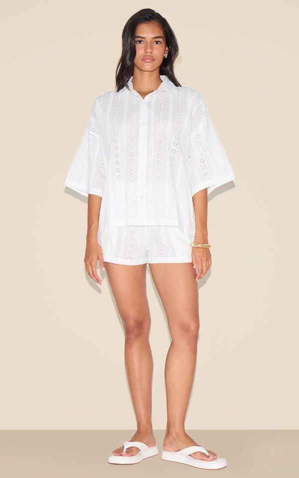 6c9e879995313fa8aaaa71194ff531674382714c_CNM3234_3_white_broderie_boxy_shirt