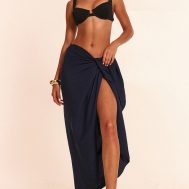 6ca1a1558a708f5263593c7361f3d95d0f0dd7f2_CNN1463_4_navy_floaty_woven_maxi_sarong
