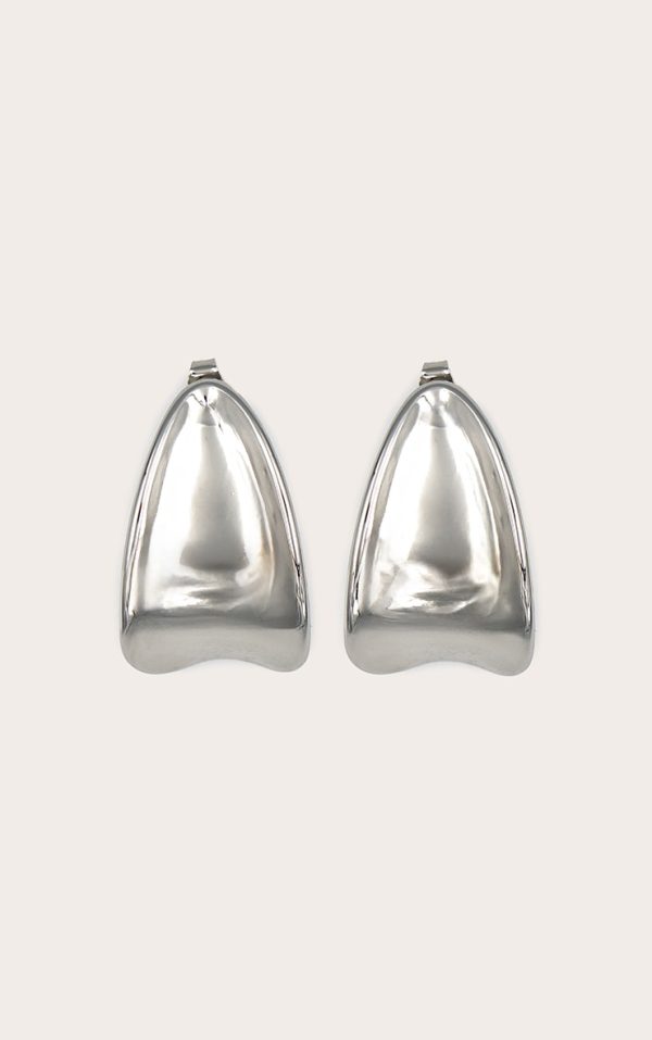 6ccc7273c3860d968355b07ac8ca6a91a9656a8f_CNM2819_2_silver_curve_statement_earrings