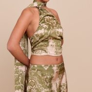 6cd49bbf595390009a69cdcc874de096ecf2b57a_CNM8897_4_khaki_printed_satin_scarf_detail_crop_top