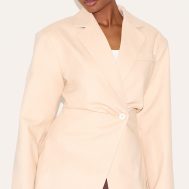 6d4ce6fad2d3808c7abc3c0b7ac57722c508c10c_CNM1461_4_beige_linen_tailored_cinched_waist_blazer