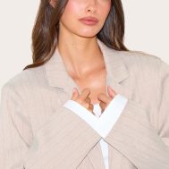 6d54f34c31ef4e9acd9d8c1066010bc0fa519504_CNL7594_4_taupe_pinstripe_shirt_detail_blazer