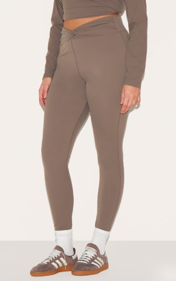 6d596183a9a17ac3ee756e31cf089075d37c6681_CNL5090_8_brown_sculpt_twist_front_gym_leggings-1