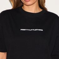 6e2b7ebc634673b532adfacce1eb1ad19ad042da_CNI7735_4_prettylittlething_black_print_oversize_t_shirt