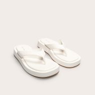 6ecf5af14e9282928e0065b735cd0377c77b5281_CNL6571_1_white_pu_round_toe_thong_flatform_sandals