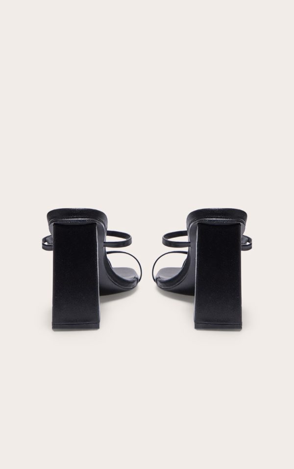 70164f5d3ba03cfc9d666e74d8c2a87e87c77945_CMP8424_3_black_pu_toe_loop_strappy_block_heeled_mules