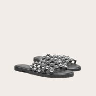 704b65b6c5f94e1654187561995ef04fb9147d7d_CLS6055_2_alisa_black_large_studded_sliders