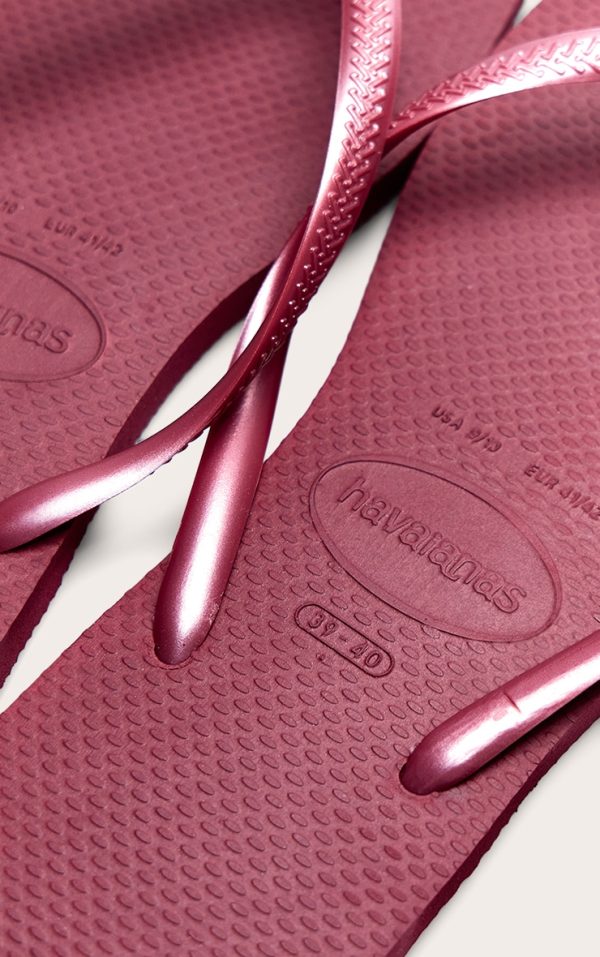 70bbe0a90da281106453573869af2858095ca5c0_CNM1817_4_burgundy_havaianas_slim_square_logo_flip_flops