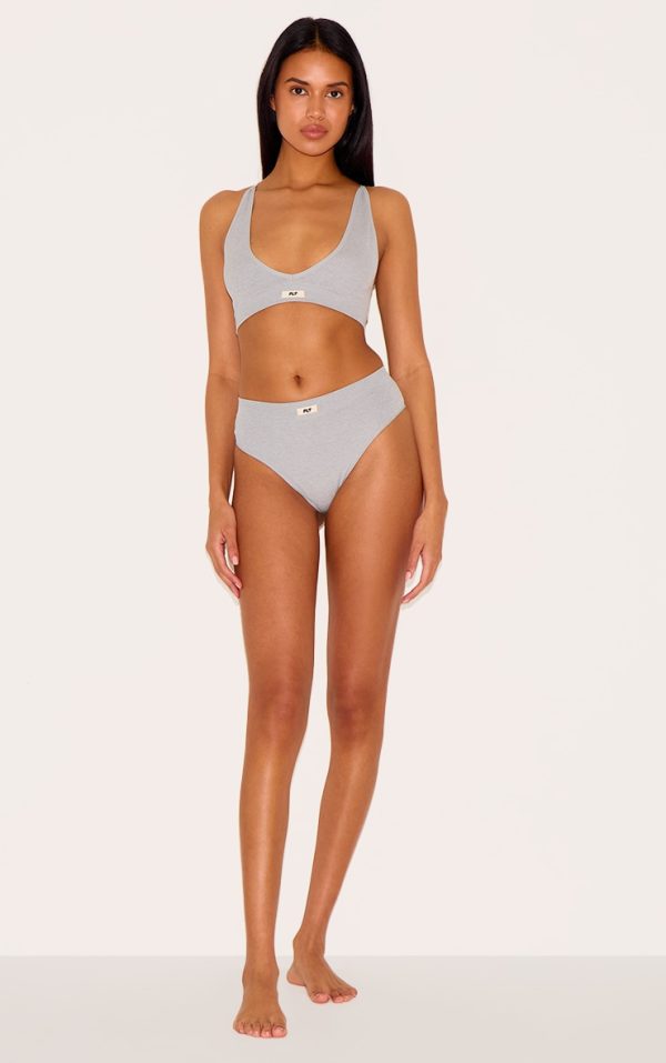 70c56be353ff59e382c39db5011de9f6f2334834_CNL0785_3_prettylittlething_grey_ribbed_seamless_knickers
