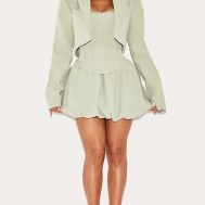 712502e255d44b05d482171c576da301da3bd128_CNM0989_3_shape_sage_tailored_cropped_blazer
