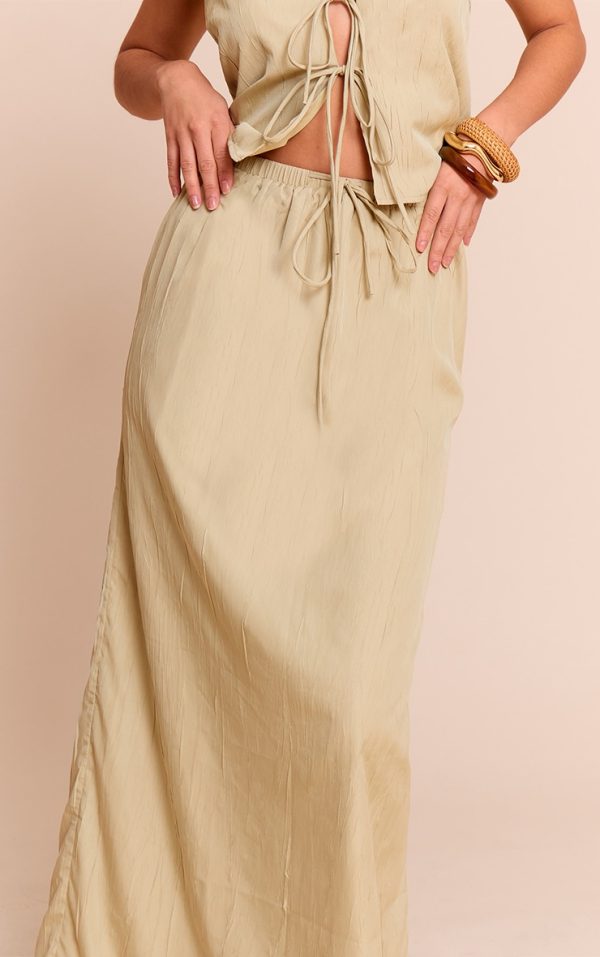 71a16177ea4b1879cb8027b463b7d6cb6bbb5be9_CNM2349_4_clay_textured_tie_waist_detail_maxi_skirt