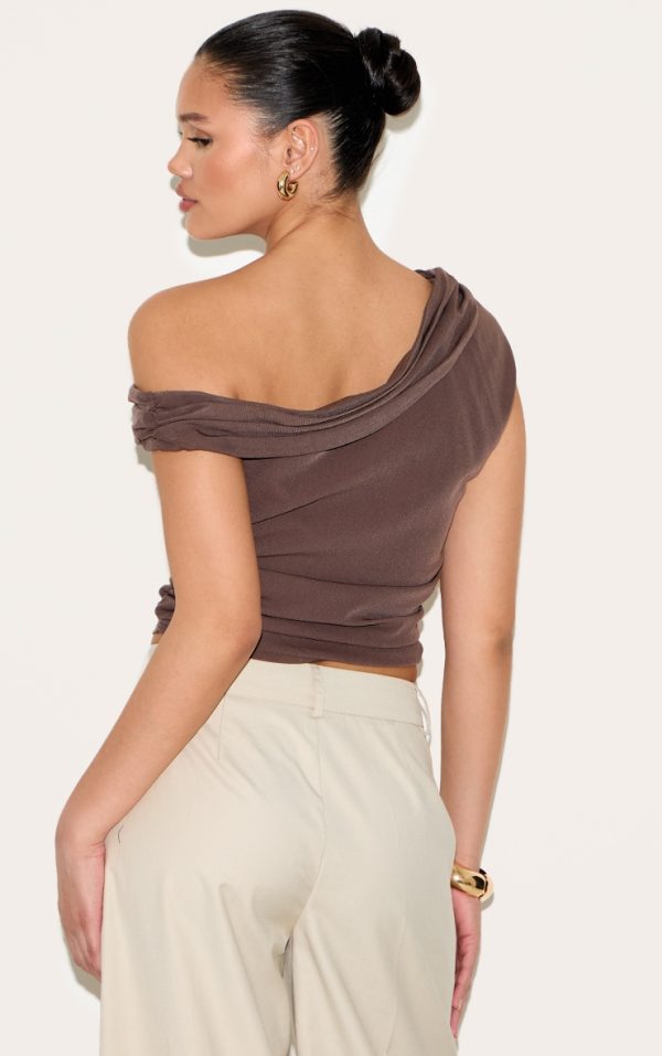 71c544e05891e1b7f99a510fdae3cf21bbc5d32d_CNM4016_2_brown_asymmetric_ruched_top