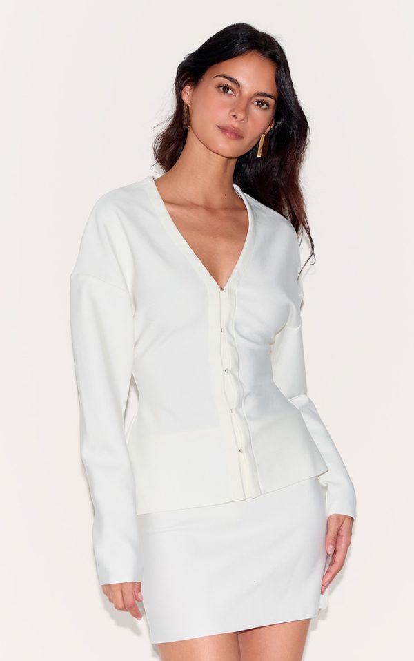 720cdb9c936505c768b790e5b555de1358d22f72_CNM2661_1_cream_knitted_tailored_hook_and_eye_cardigan