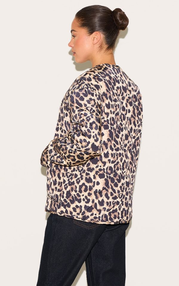 72c81c040e483dcc5776ca83242b02067702dca8_CNM1418_2_leopard_zip_up_quilted_jacket