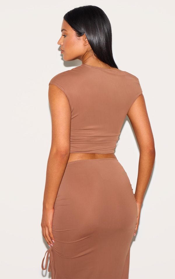 73031eac50b40edf13b18089fd73460ef4c47436_CNK5403_2_tall_mocha_off_shoulder_ruched_crop_top
