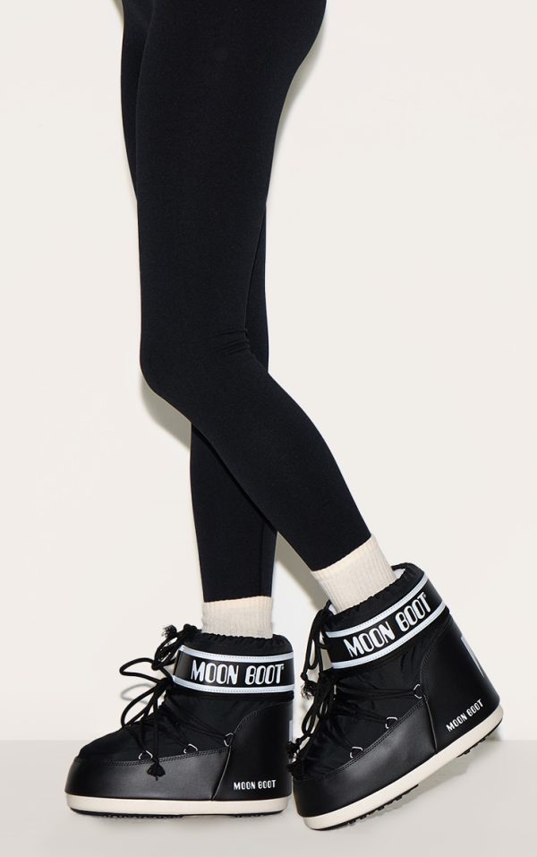 73308c24d4ff4a29b01a7fe87a0f9c974a39a3c8_CMP7639_5_moon_boot_black_classic_low