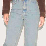 7409e2aeaf4c7575bc5f00138ceb21fcb030aaba_CNL9577_4_tall_vintage_wash_high_waist_mom_jeans