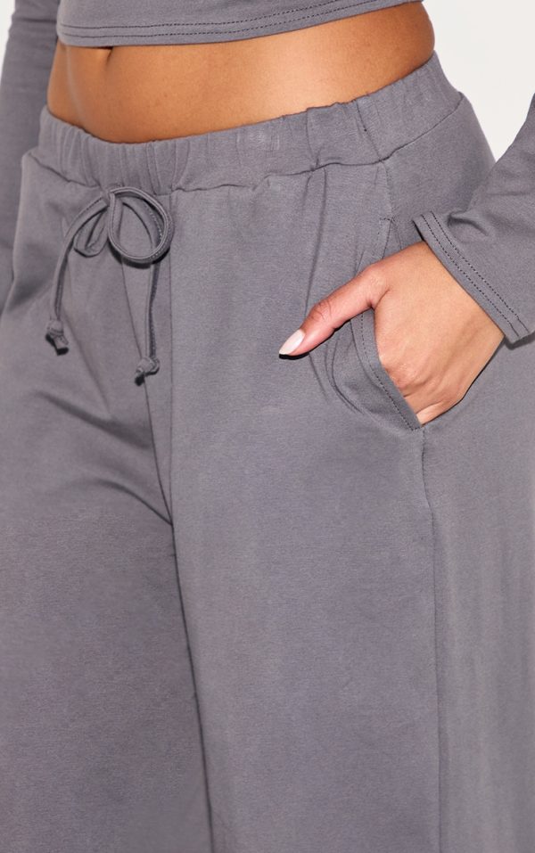 74c9d9955d3c76b4b54e5e7b521e7edda5870737_CNM2694_4_charcoal_cotton_wide_leg_trousers