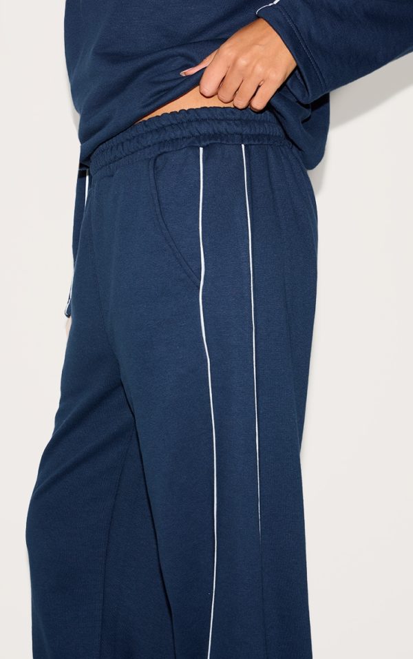 74f8838430db14e300c8aa981e2b54716df72697_CNL8279_4_navy_contrast_piping_detail_wide_leg_joggers-1