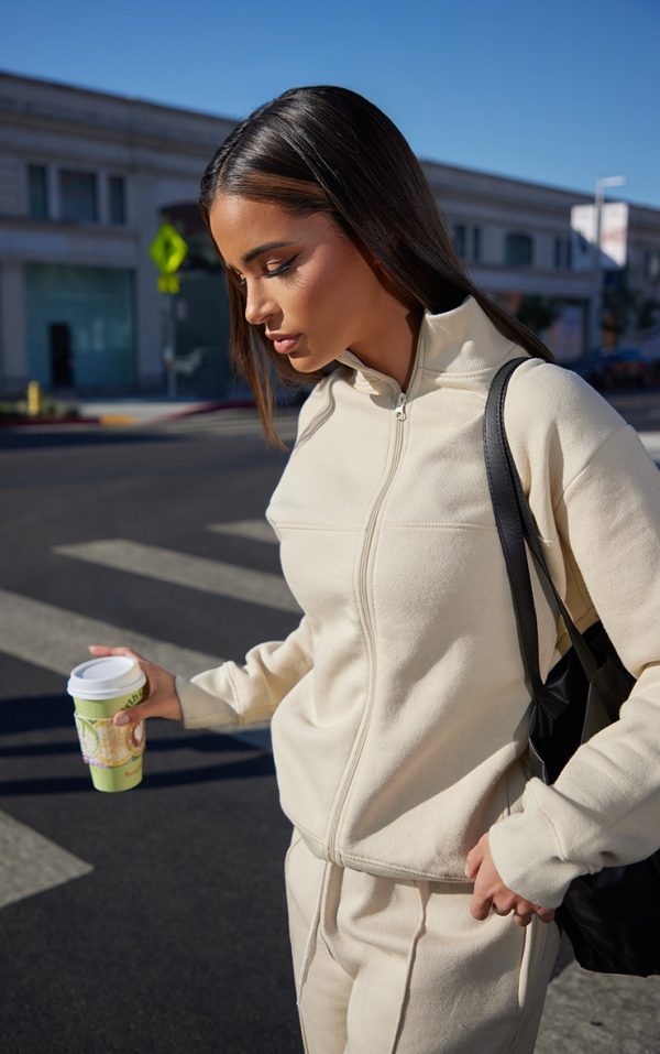 7501d0a0c675c7bc9ea5d62eb2d20223080e2871_CNK3525_4_beige_seam_detail_zip_through_sweatshirt