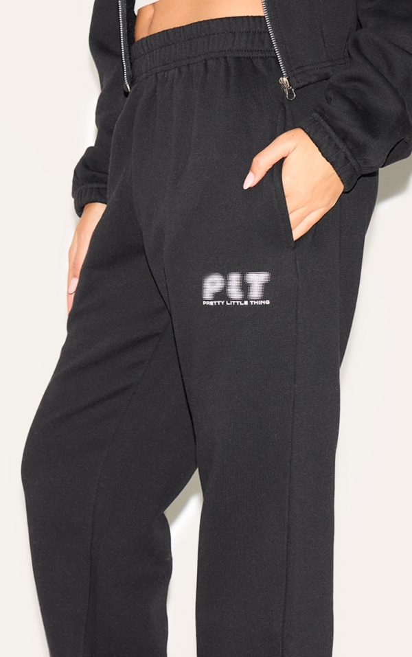 75b379c0522af71def51ee11386b5941dd31716c_CNK1542_4_prettylittlething_black_oversized_cuffed_joggers