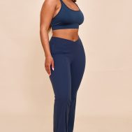 76141e5ee8a3694c9162930e5634035c4808502a_CNM2092_3_shape_navy_seamless_active_scoop_cupped_sports_bra