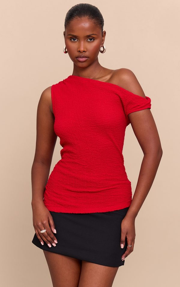 7624522620f1ea5b7eb649342b747944649d77c6_CNM6609_1_red_textured_asymmetric_slouched_detail_long_top