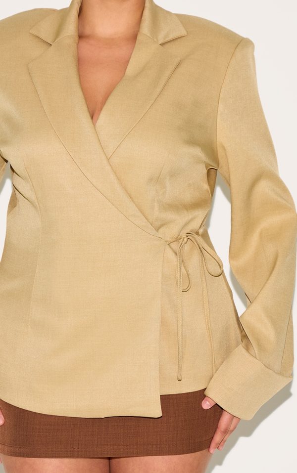 76e6b0b6edc6168cfdcddab799ed22510ad84eeb_CNM4522_4_plus_taupe_super_boxy_tie_side_blazer