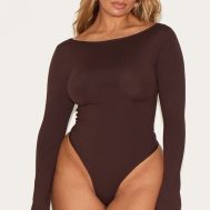 77064e48c6bfe769c69f230bafcbf33577cb2323_CNL8212_2_shape_chocolate_sculpt_boat_neck_flare_sleeve_bodysuit