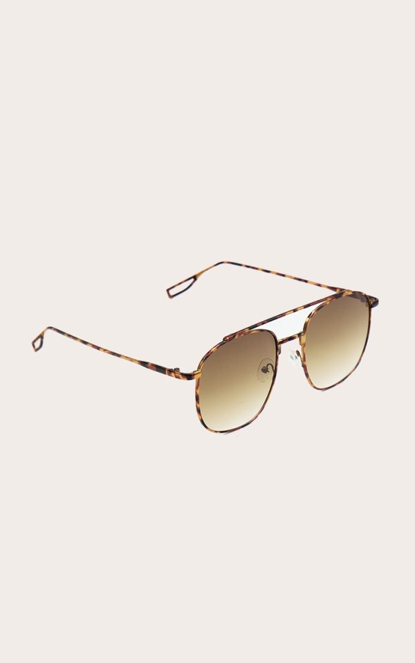 7823ca21979a9916b6a7fbaf75cd8b215bb460ab_CNL7860_2_gold_tort_oversized_metal_frame_aviator