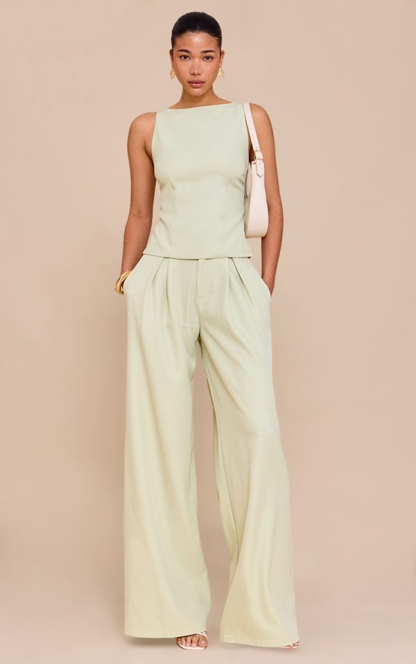 78662ec6dcd8096dec37527193eec8afc7728226_CNN1403_3_pale_lime_racer_neck_detail_top