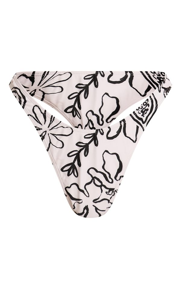 793af28878368c7ab3a14e065c7ca717a1f9f7f2_CNL8531_5_white_monochrome_floral_full_bikini_bottoms