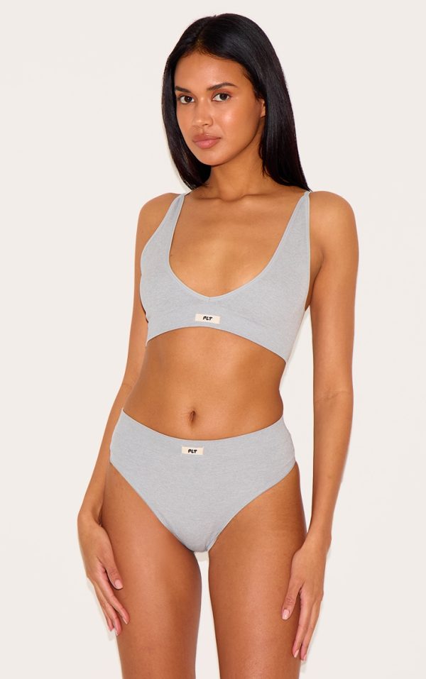 79d31349ddd0a38da61cfa6fbce1210aaa2930dd_CNL0785_1_prettylittlething_grey_ribbed_seamless_knickers