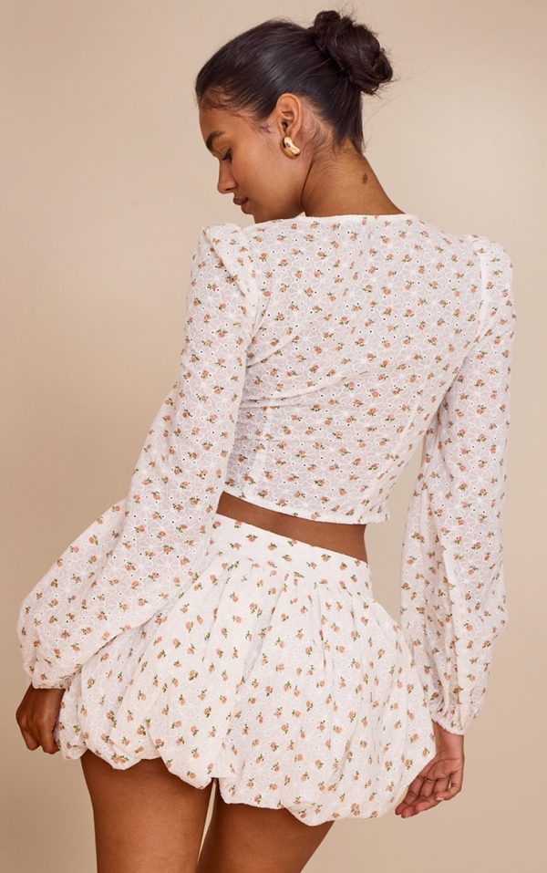 7a25b4f3f017fe4fccbc4d66df294c9b4e27206b_CNM2536_2_white_rose_ditsy_print_long_sleeve_corset_top