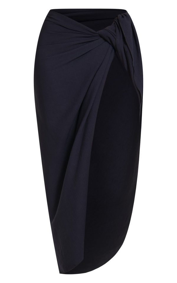 7a33a5e35160cbbb6ed8bf5794ed4a17c822b4c3_CNN1463_6_navy_floaty_woven_maxi_sarong