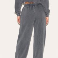 7a9f36c4acb12869f5faf904f7e73b8faa34e0da_CNI5637_3_prettylittlething_tall_charcoal_blue_extreme_oversized_drawstring_wide_leg_joggers