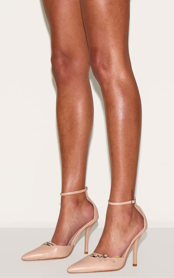 7aa316094598ecbc7c62a8be0e7d71973c2a7420_CNK1637_5_cream_pu_point_toe_buckle_detail_court_heels